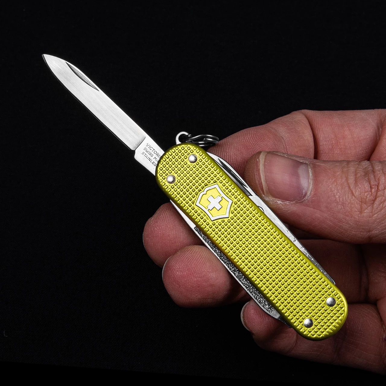 Victorinox Classic SD Alox Limited Edition 2023 4 Victorinox Classic SD Alox Limited Edition 2023 - Image 2