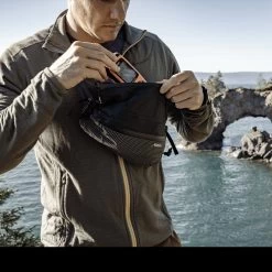 Matador Freerain Waterproof Packable Hip Pack -Outdoor clothing and equipment MAT FRHP001BKdet2 96433.1634131933