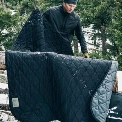 TAD Bastion Woobie -Outdoor clothing and equipment tad bast woo bkdet4 14194.1587420422.1280.1280 03470.1647623499